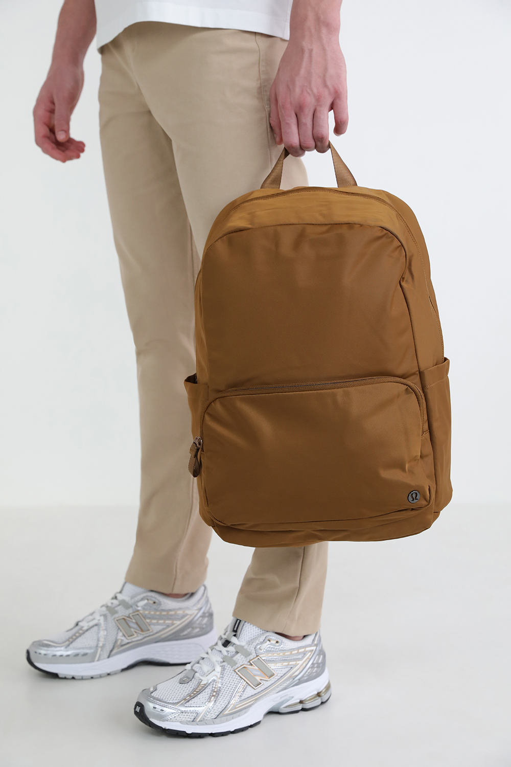 תמונת כל הלוק של Everywhere Backpack 22L